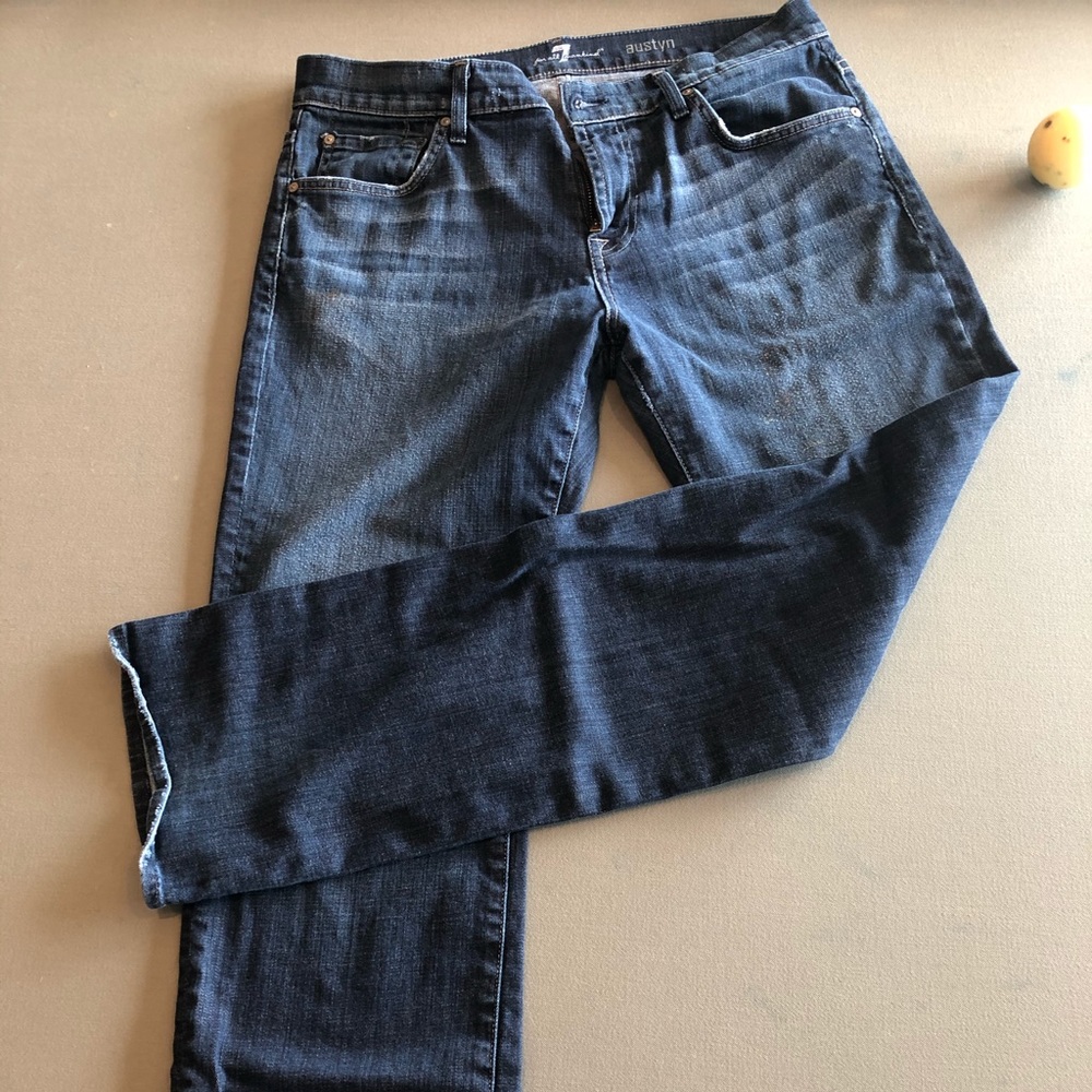 7 for man kind 33 waist. Dark Blue jean